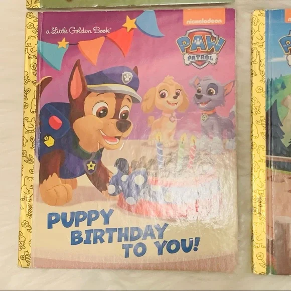 ❌SOLD❌Paw Patrol Bundle of Books & Finger Puppets - Picture 6 of 8